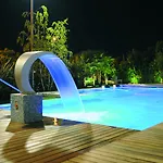 Tobago 酒店 4*